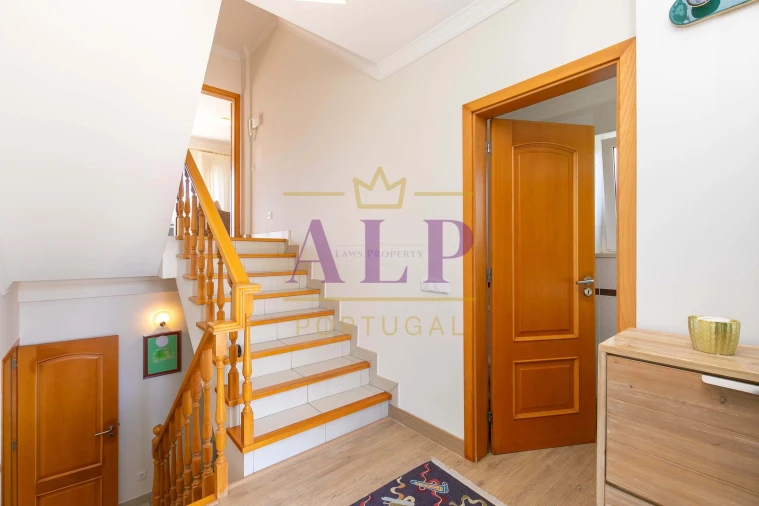 Moradia T4 para Venda em Lagos (São Sebastião e Santa Maria) Foto 30