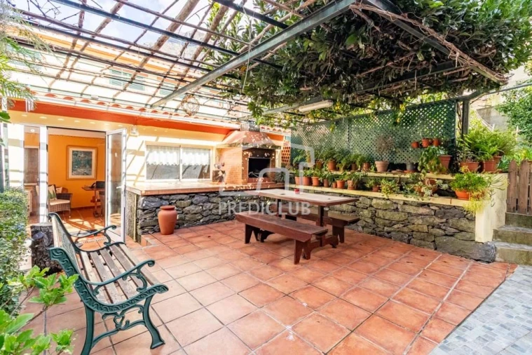 Moradia T4 para Venda em Curral das Freiras Foto 1