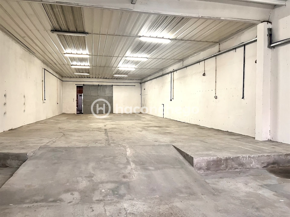 Negócio para Arrendamento em Manhente Foto 1