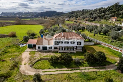 Moradia T5 para Venda em Marvila, Ribeira Santarém, São Salvador, São Nicolau