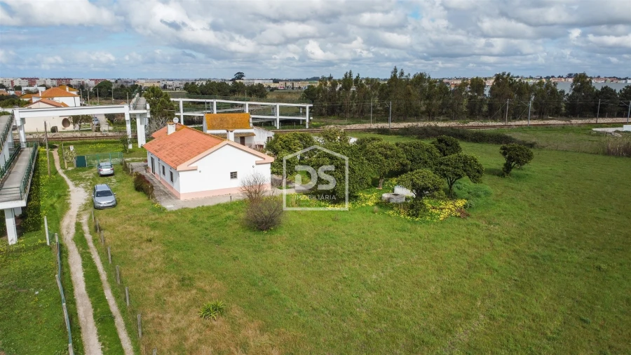 Quinta T4 para Venda em Alhos Vedros Foto 44