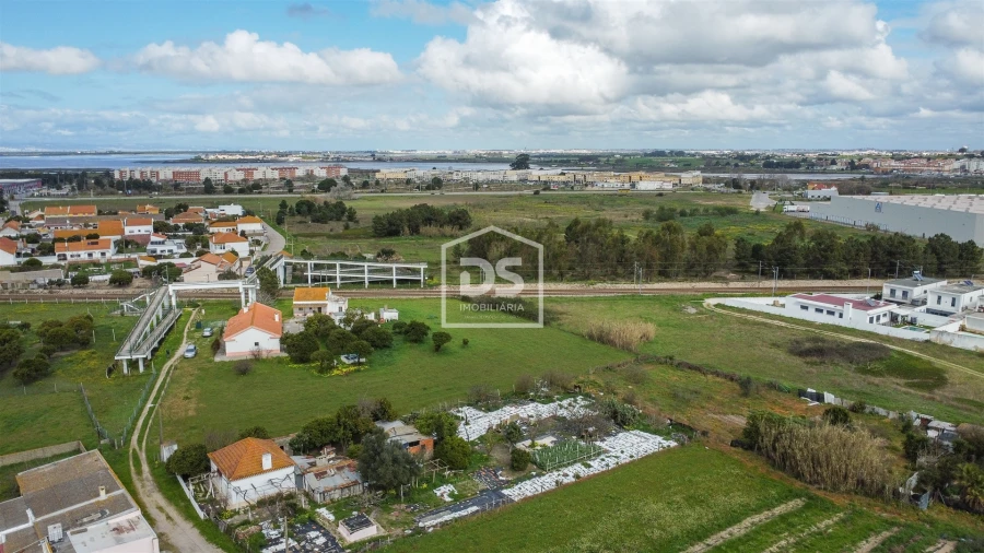 Quinta T4 para Venda em Alhos Vedros Foto 49