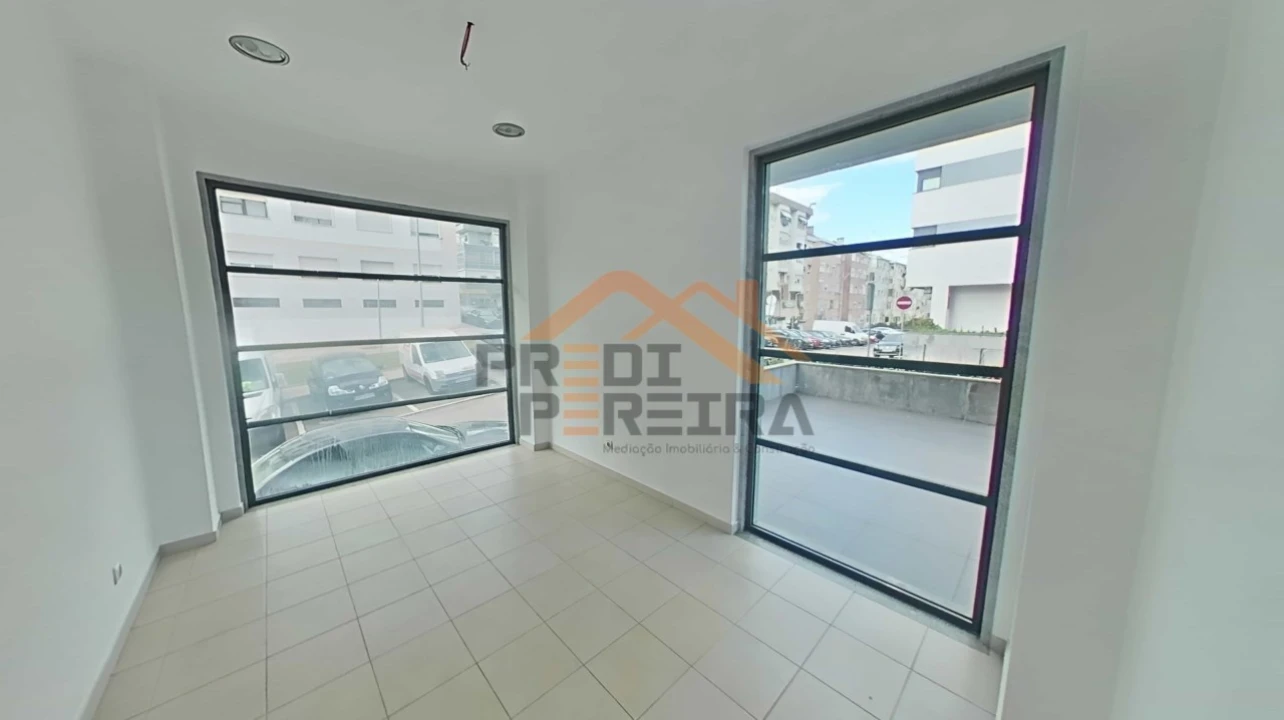 Loja para Venda em Odivelas Foto 9