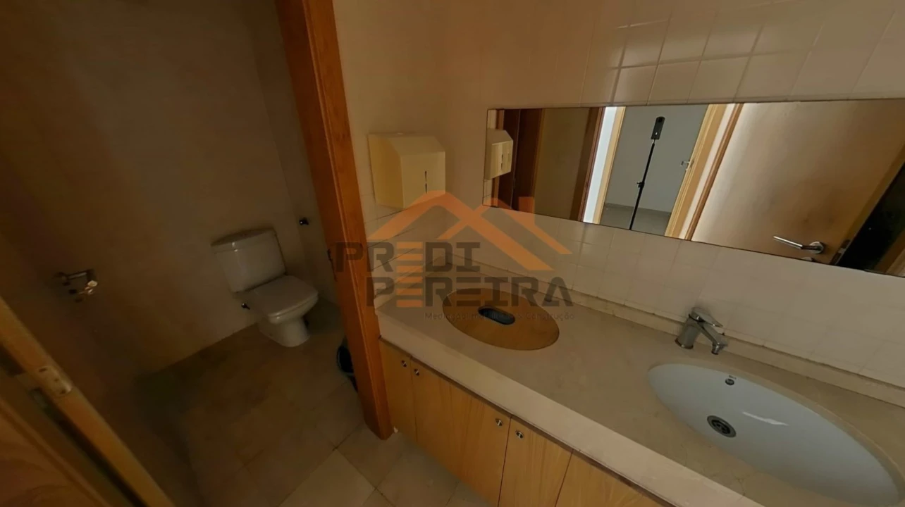 Loja para Venda em Odivelas Foto 13