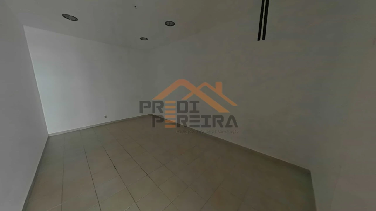 Loja para Venda em Odivelas Foto 16