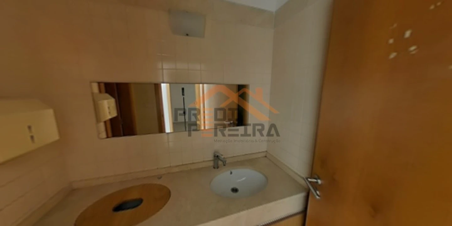 Loja para Venda em Odivelas Foto 14