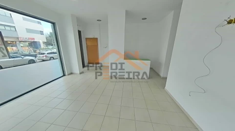 Loja para Venda em Odivelas