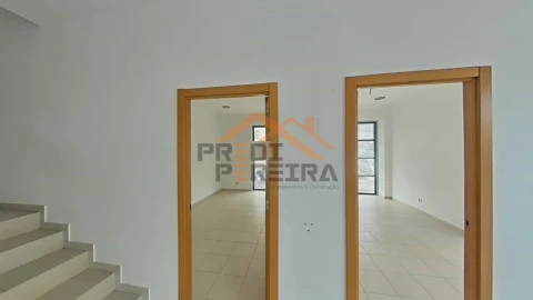Loja para Venda em Odivelas