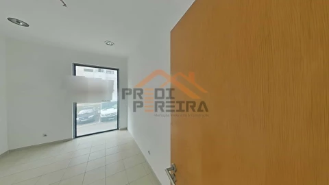 Loja para Venda em Odivelas