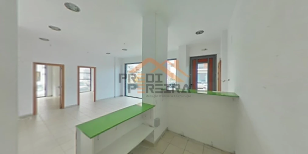 Loja para Venda em Odivelas Foto 4