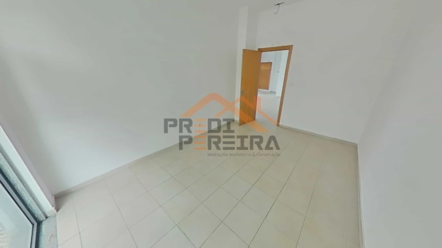 Loja para Venda em Odivelas Foto 18