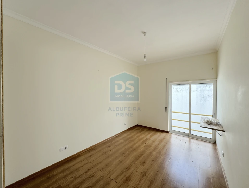 Apartamento T2 para Venda em Boliqueime Foto 18