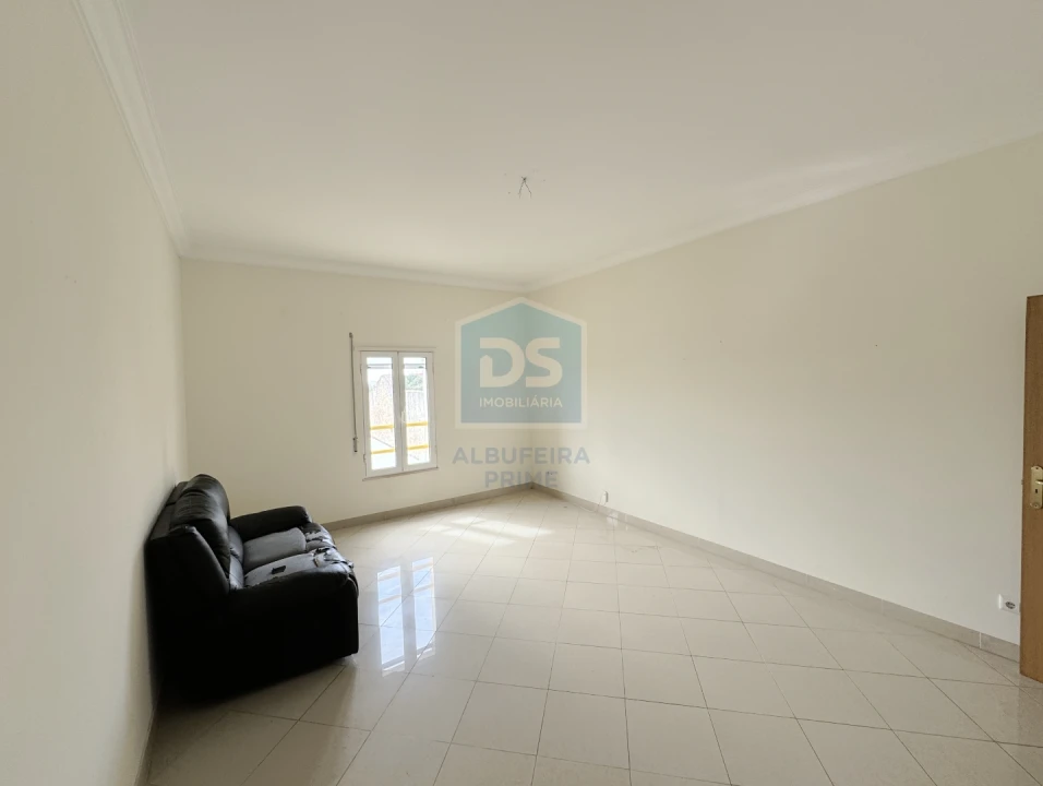 Apartamento T2 para Venda em Boliqueime Foto 3