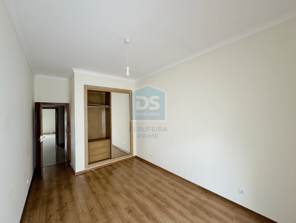 Apartamento T2 para Venda em Boliqueime Foto 17