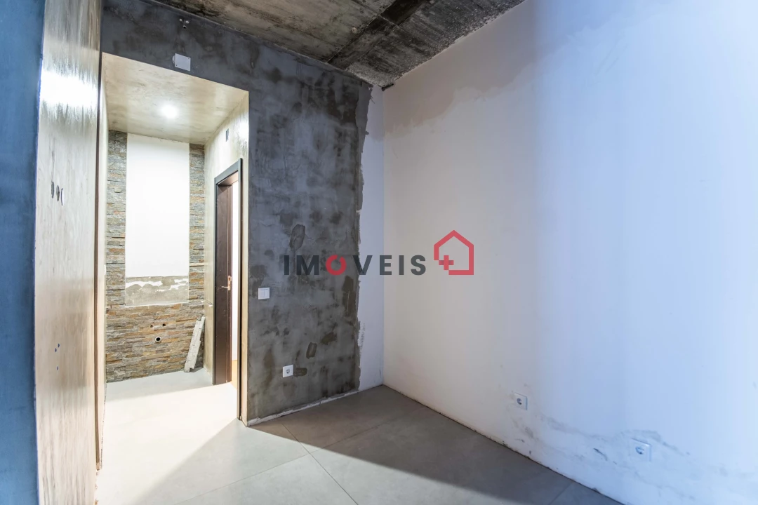 Loja para Arrendamento em Batalha Foto 10