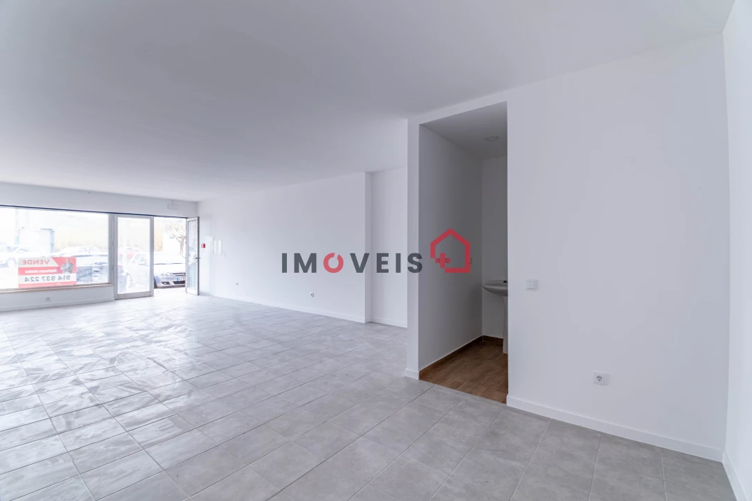 Loja para Arrendamento em Batalha Foto 6