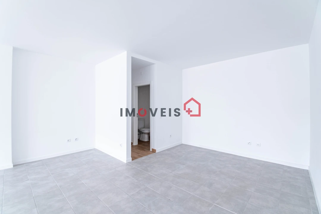 Loja para Arrendamento em Batalha Foto 4