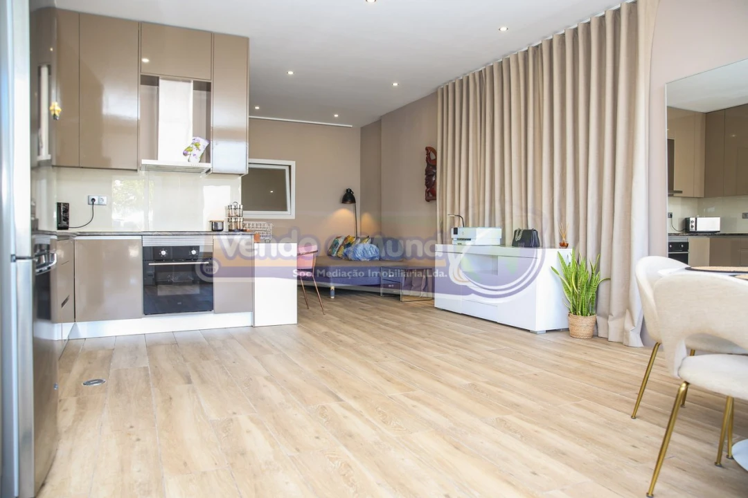 Apartamento T1 para Venda em Arruda dos Vinhos Foto 1