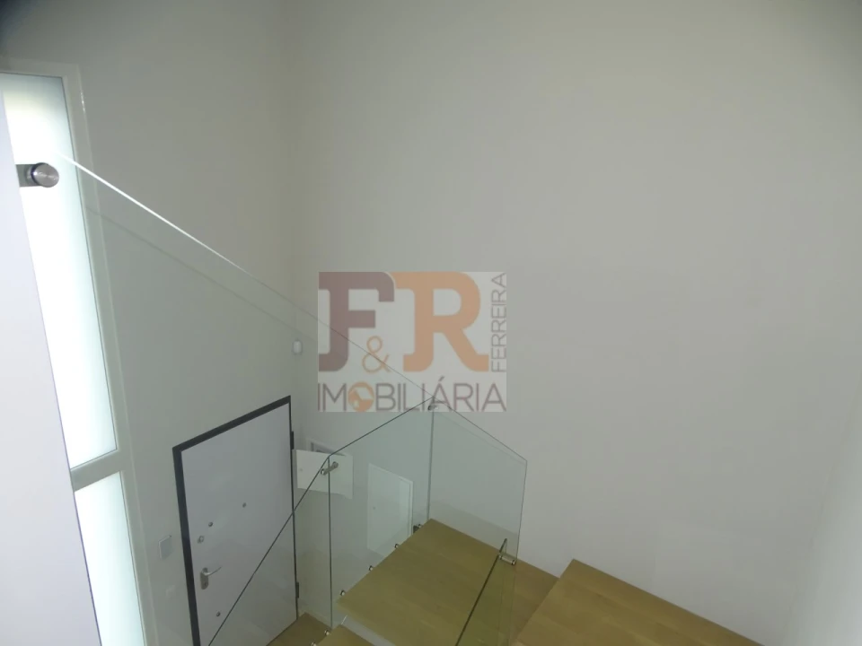 Moradia T3 para Venda em Fernao Ferro Foto 8