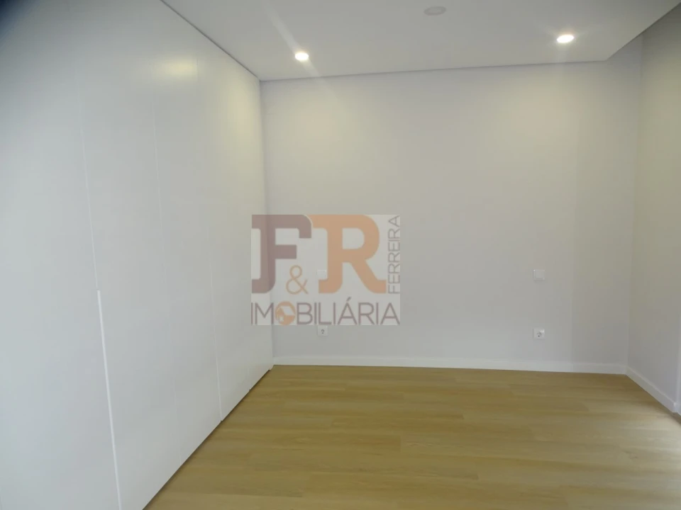 Moradia T3 para Venda em Fernao Ferro Foto 10