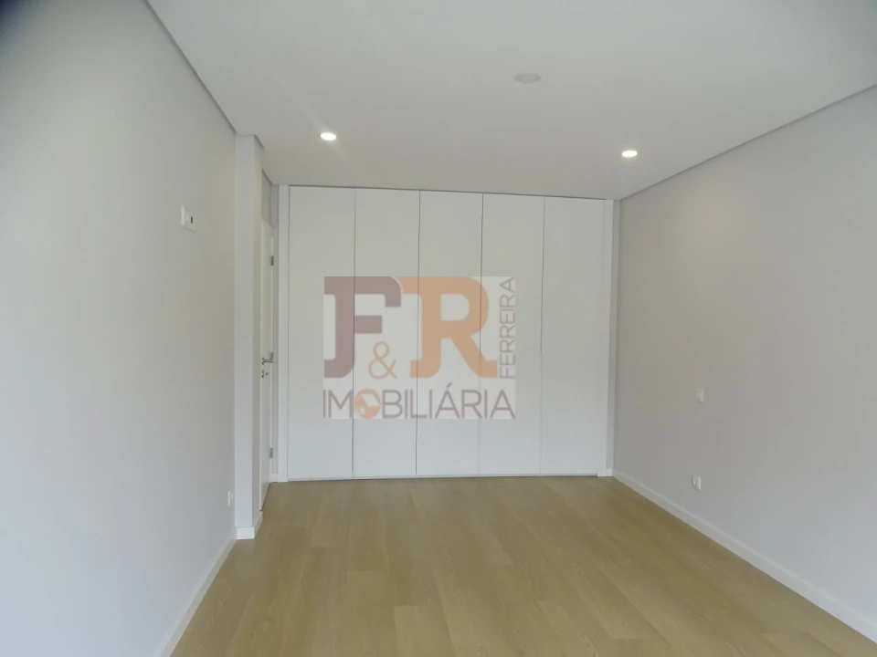 Moradia T3 para Venda em Fernao Ferro Foto 12