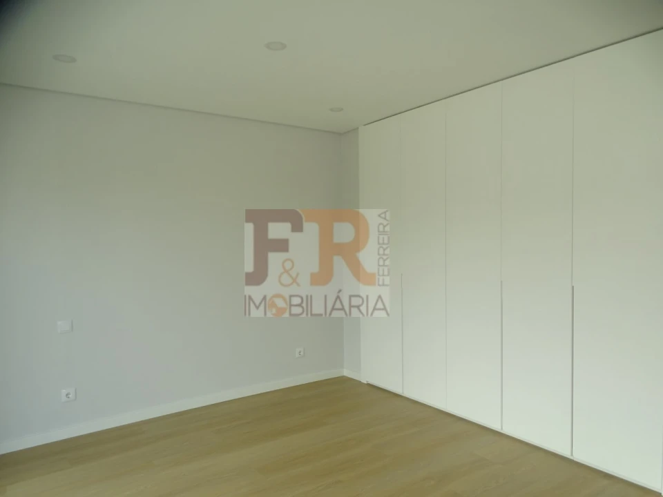 Moradia T3 para Venda em Fernao Ferro Foto 20