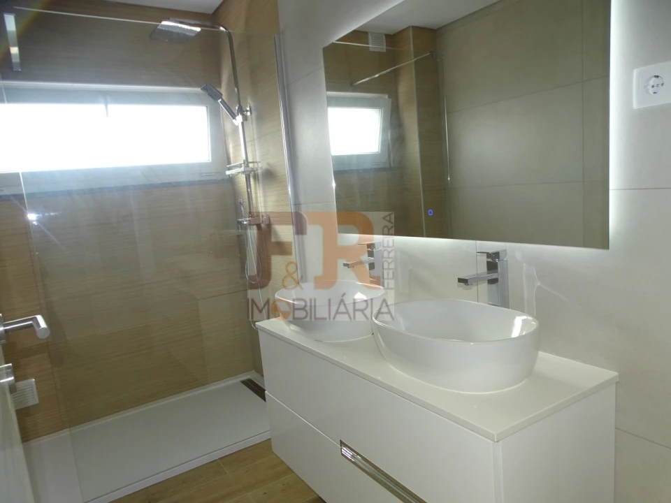 Moradia T3 para Venda em Fernao Ferro Foto 22