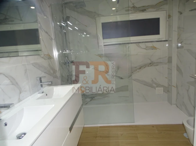 Moradia T3 para Venda em Fernao Ferro Foto 3