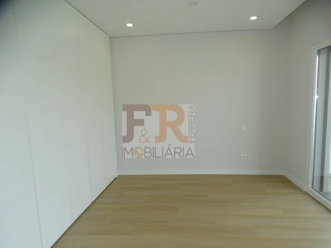 Moradia T3 para Venda em Fernao Ferro Foto 13