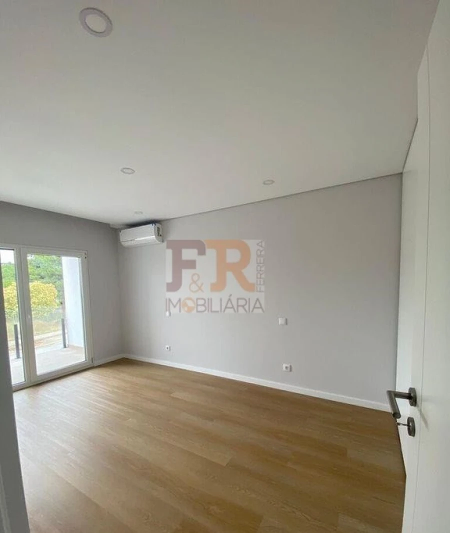 Moradia T3 para Venda em Fernao Ferro Foto 17