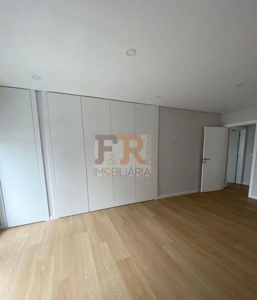 Moradia T3 para Venda em Fernao Ferro Foto 19