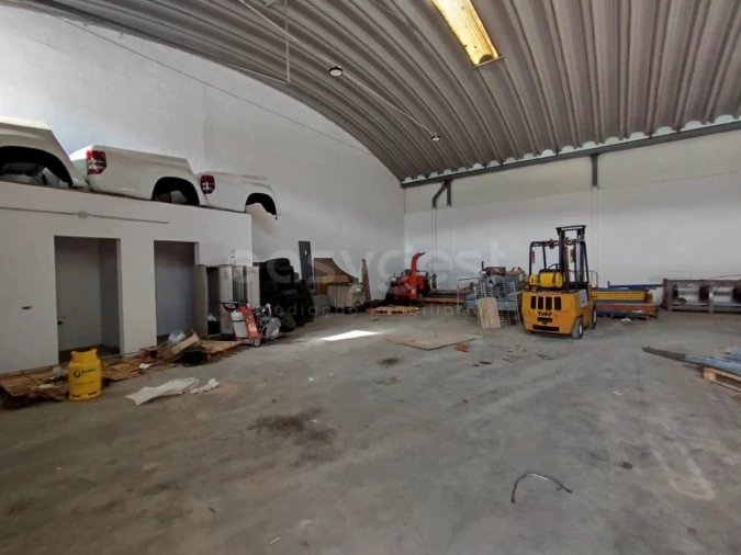 Armazém para Venda em Lousã e Vilarinho Foto 4