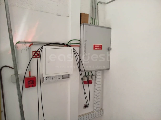 Armazém para Venda em Lousã e Vilarinho Foto 8