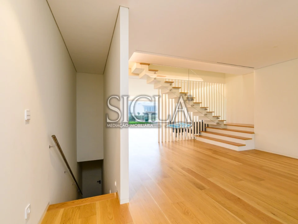 Moradia T3 para Arrendamento em Madalena Foto 12