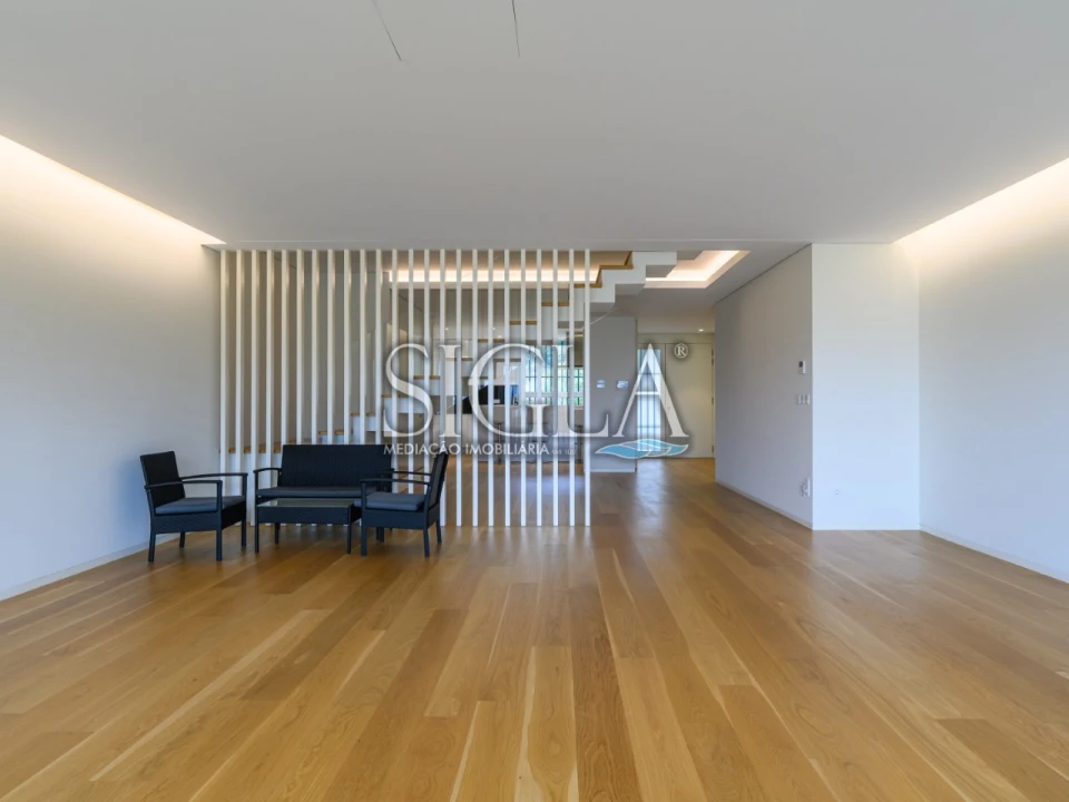 Moradia T3 para Arrendamento em Madalena Foto 7