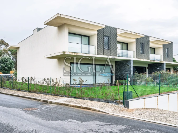 Moradia T3 para Arrendamento em Madalena Foto 3