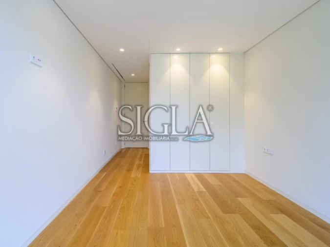 Moradia T3 para Arrendamento em Madalena Foto 24