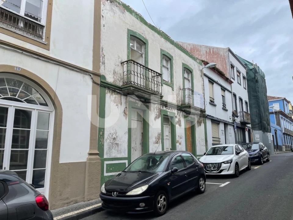 Moradia T8 para Venda em Ponta Delgada (São José) Foto 13