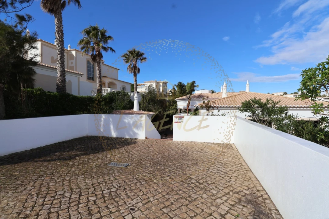 Moradia T4 para Venda em Budens Foto 58