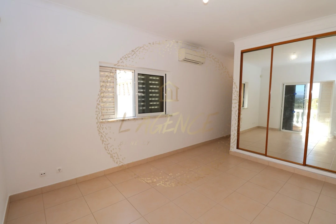 Moradia T4 para Venda em Budens Foto 29