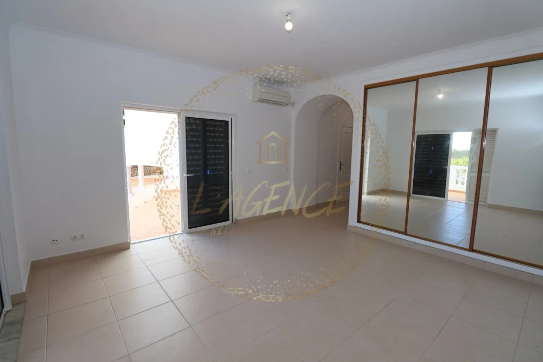 Moradia T4 para Venda em Budens Foto 37