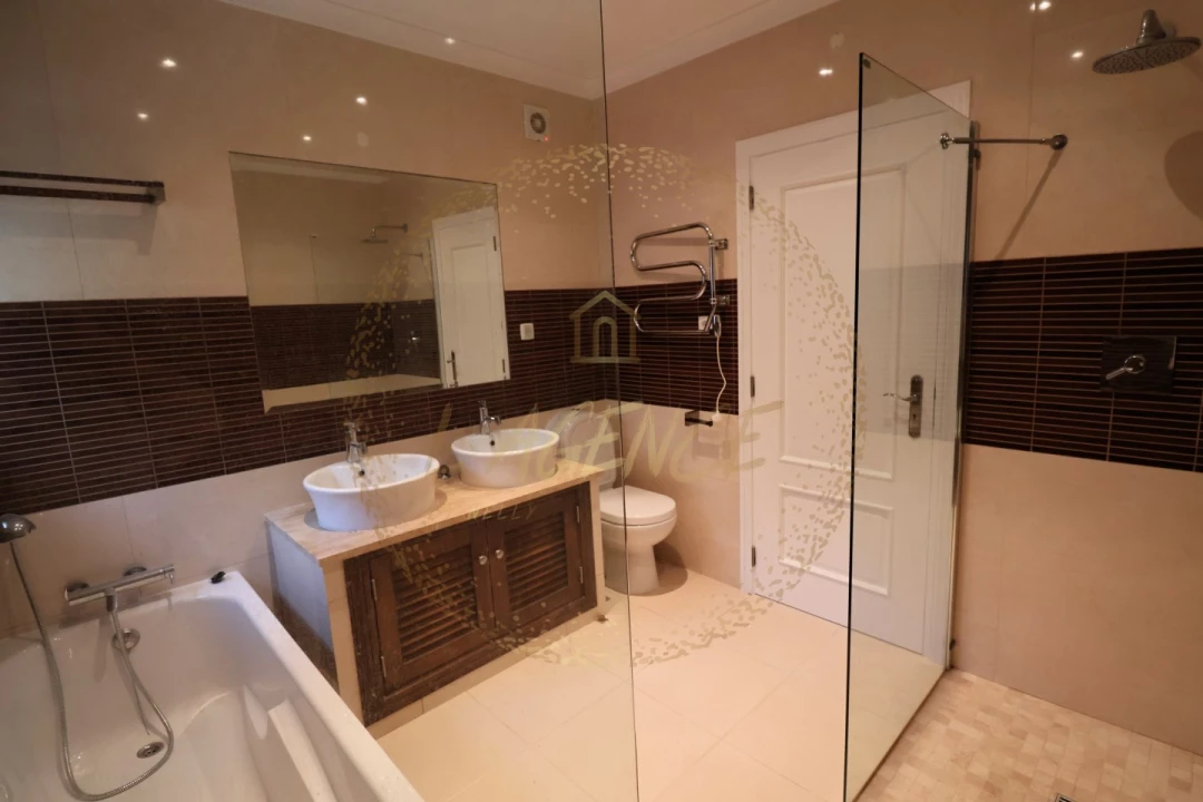 Moradia T4 para Venda em Budens Foto 40