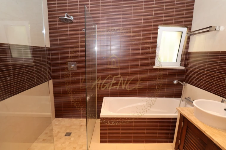 Moradia T4 para Venda em Budens Foto 41