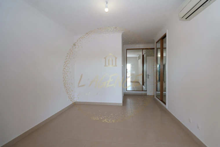 Moradia T4 para Venda em Budens Foto 48