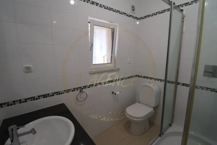 Moradia T4 para Venda em Budens Foto 51