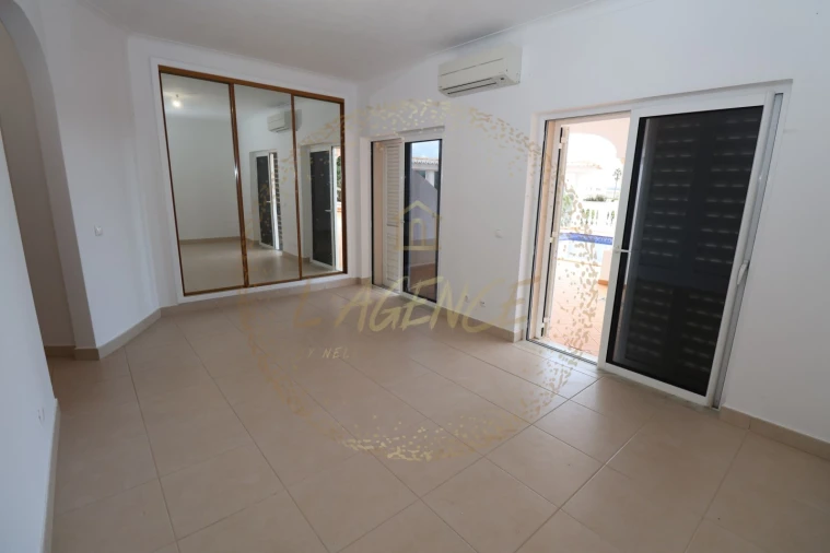 Moradia T4 para Venda em Budens Foto 42