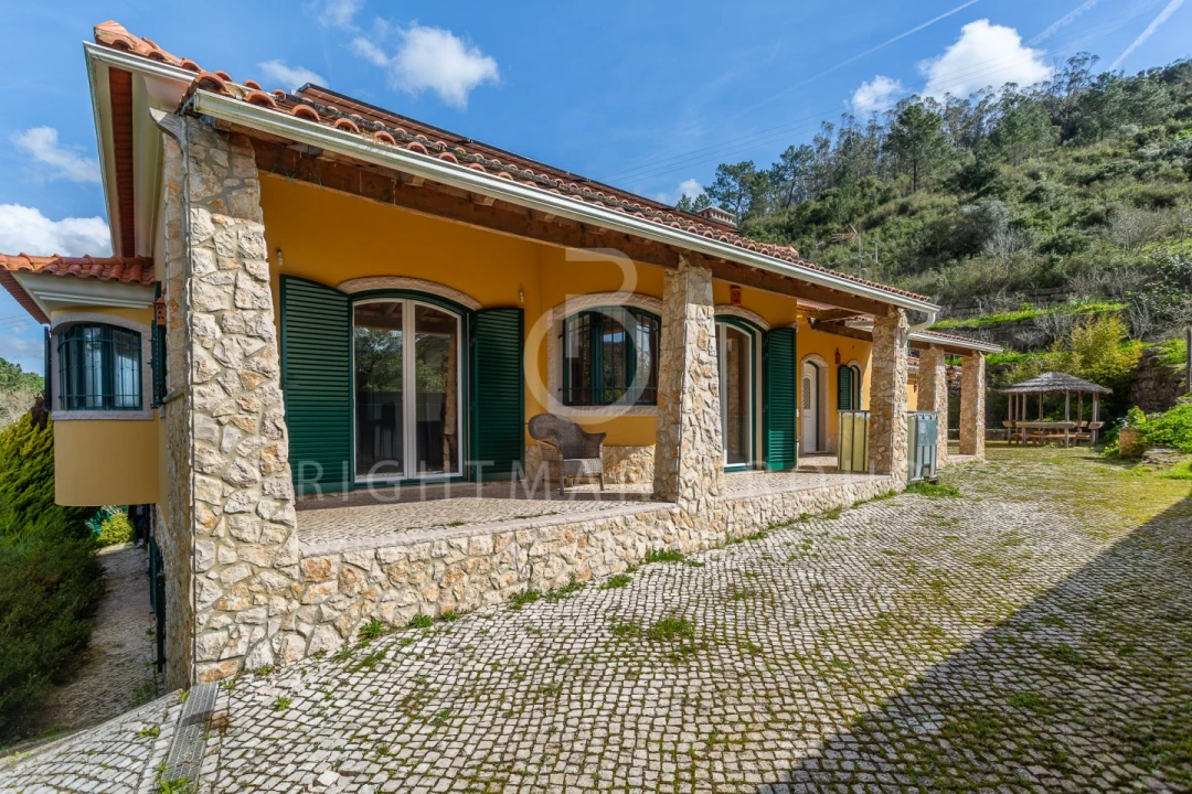 Moradia T4 para Venda em Sobral de Monte Agraço Foto 5