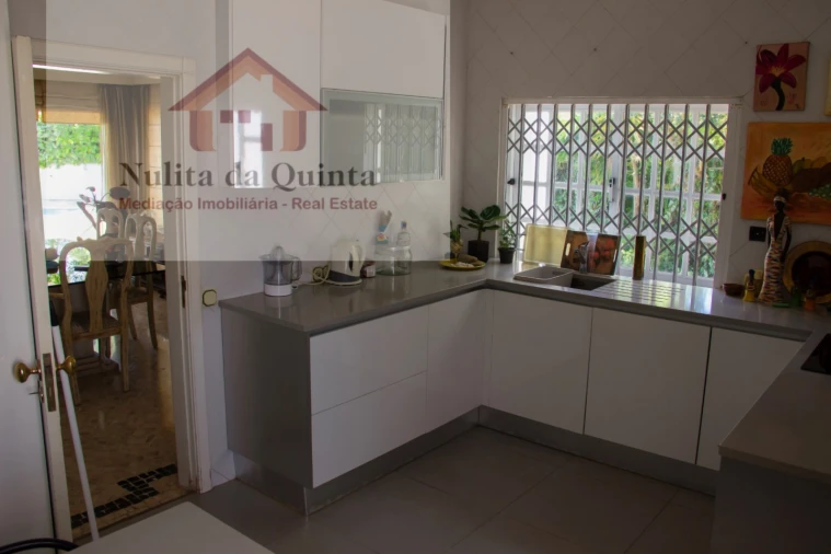 Moradia T3 para Venda em Ferreiras Foto 12