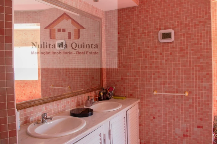 Moradia T3 para Venda em Ferreiras Foto 47