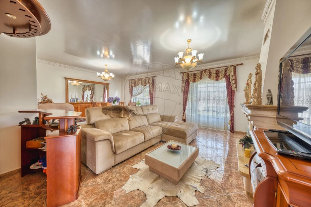 Moradia T4 para Venda em Azambuja Foto 27